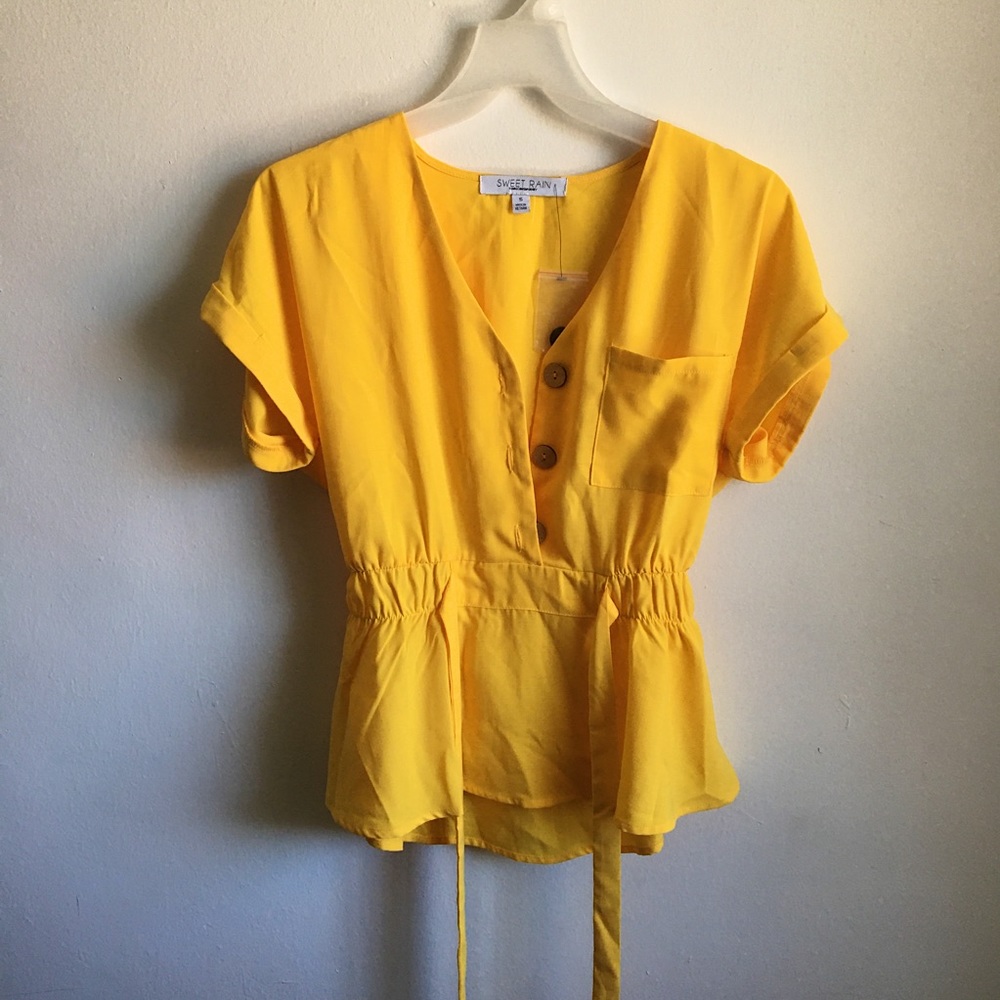 SWEET RAIN Adjusting Button-Up Gold Bright Yellow Blouse